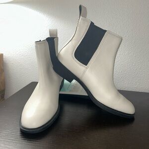 UGG Women's White Ankle Boots